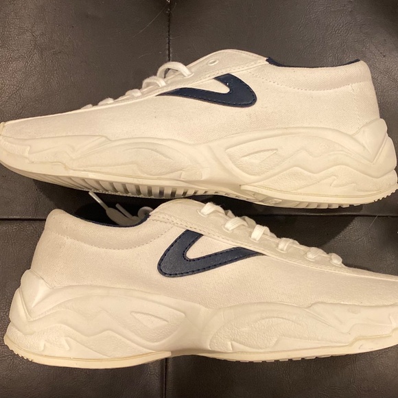 Tretorn Canvas Women’s Tennis Shoes. Size 10. New. $15 - Picture 2 of 4
